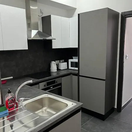 Cosy & Modern Top Floor 1-Bedroom Apartment St. Paul's Bay Exterior photo